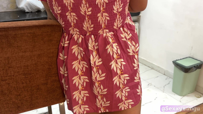 Sexxysangu: 人妻在法律上被她的继兄狠操