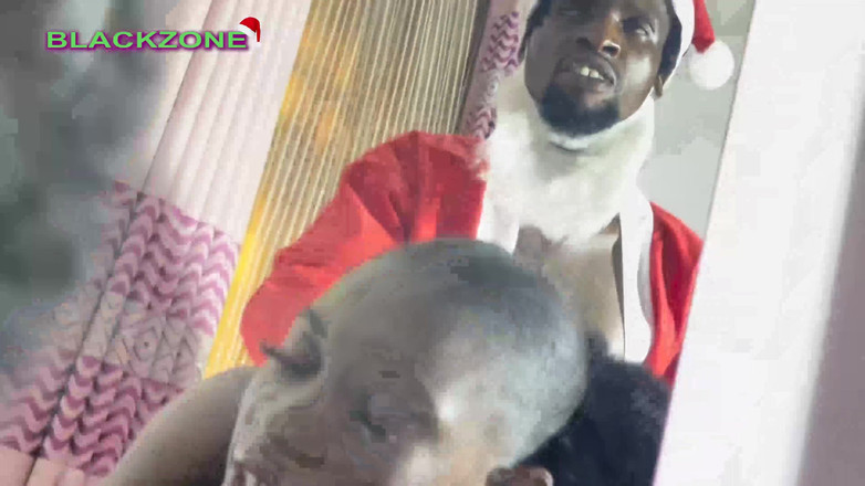 Blackzone Films: 她骑乘圣诞老人女牛仔，他作为圣诞礼物给了她一个很好的啪