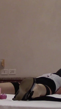MILF Encapuchada Atada A La Cama, Follada Con Facial