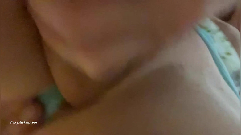 FoxyAleksa: Oh Mio Dio! Strofina Il Cazzo Della Piccola Figa Sotto...