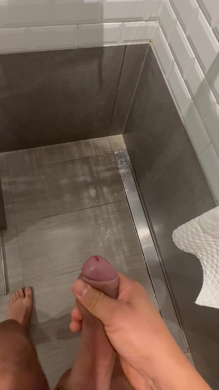 Hot dick in your ass: Você quer uma chuva dourada? Depois que eu puder gozar...