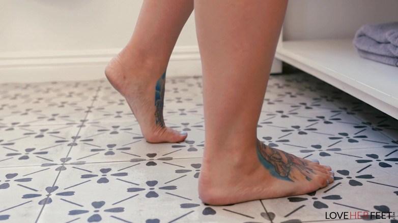 Loveherfeet: Cycata MILF Ivy Lebelle zerżnięta po niechlujnym BJ