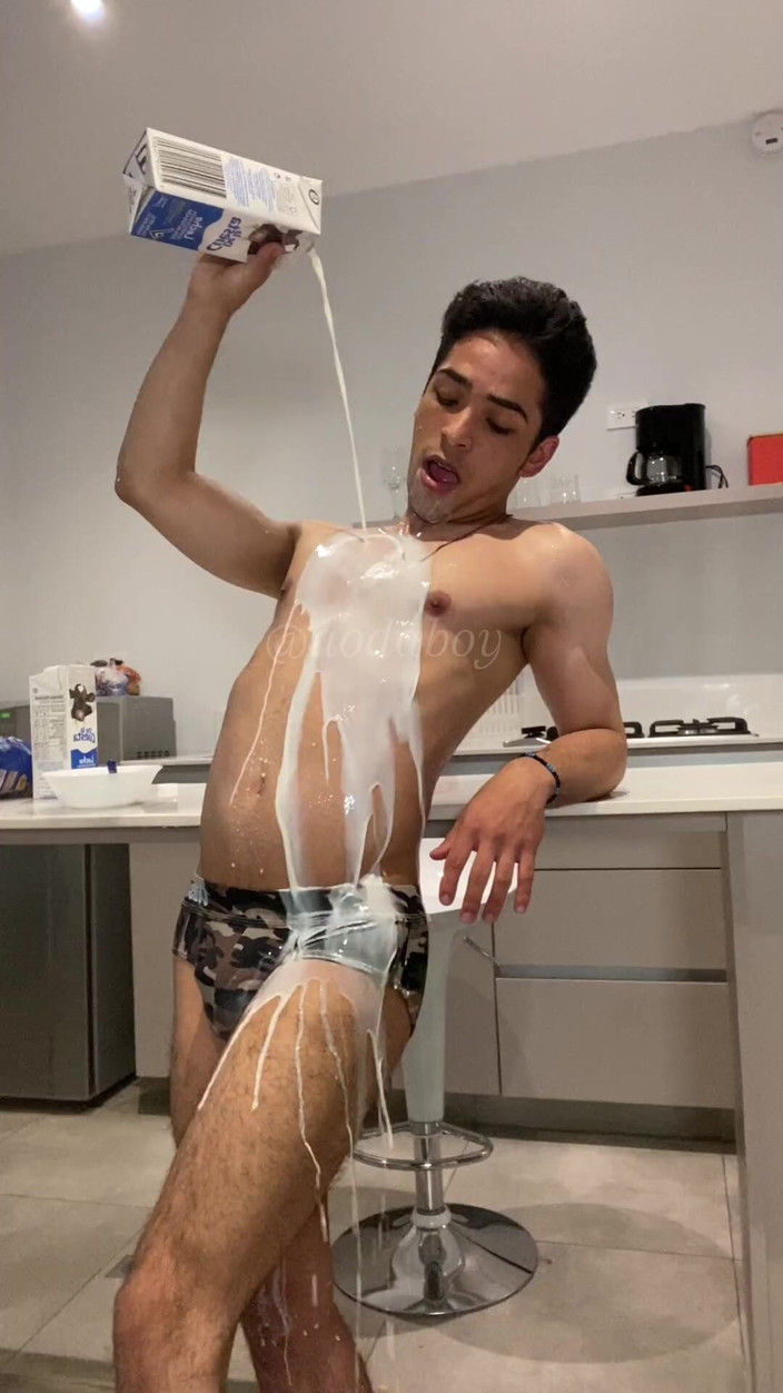 aodaboy: Shower Milk and Cum