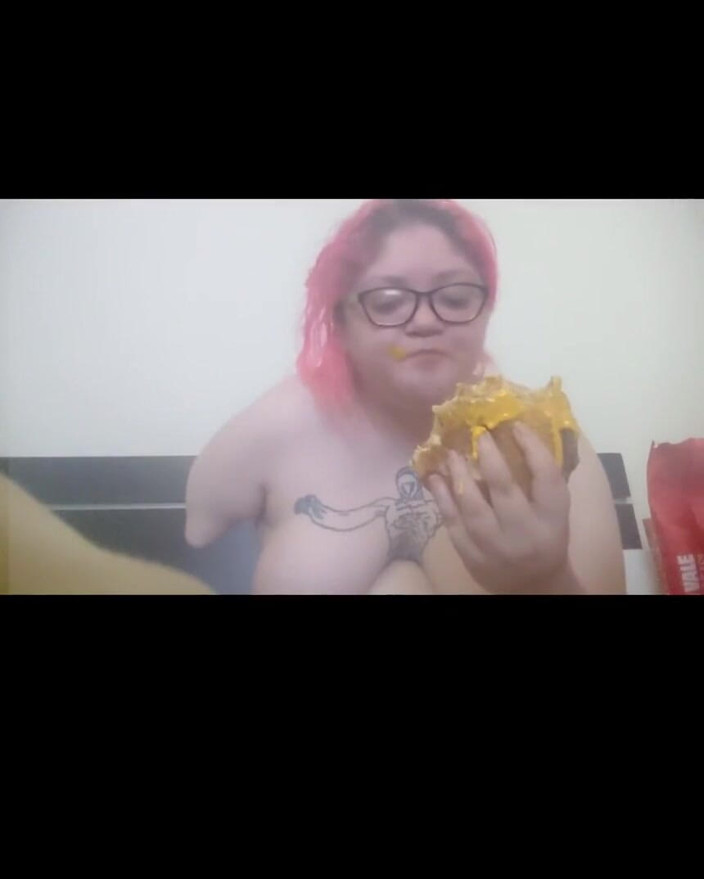 Anerisamp: Feed Challenge 100 Burgers Day