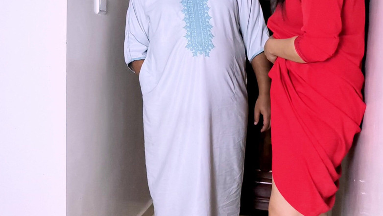 Amal Arab: Árabe saudien ganbang pau gros preto