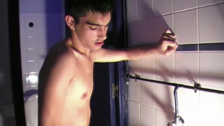 Crunch Boy: Assan succhia Mathieu Ferathi nei gloryhole