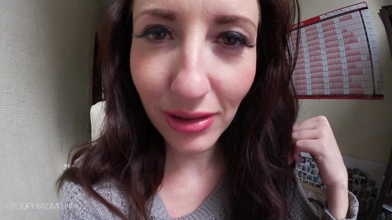 SophiaSmithUK: My boyfriend punched you