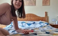 Amcığımı sikiyorum.