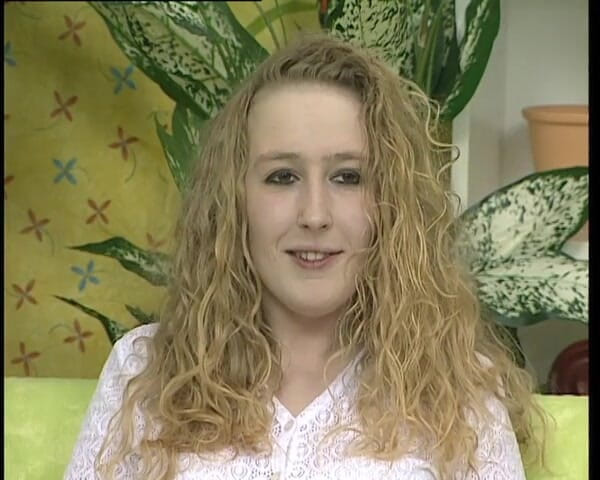 YOUR FIRST PORN: Sandra Befriedigt dreimal ihre muschi - sandra amcığını üç kez tatmin ediyor