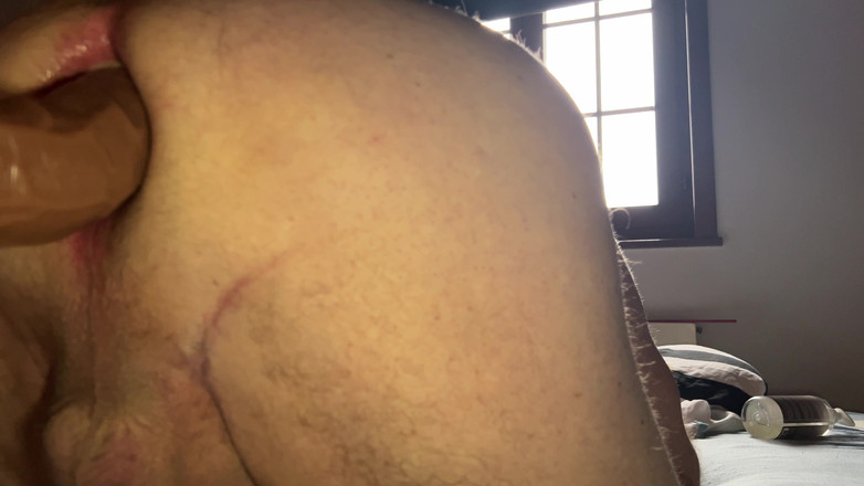 Almaviva: 갈색 딜도를 따먹는 할아버지