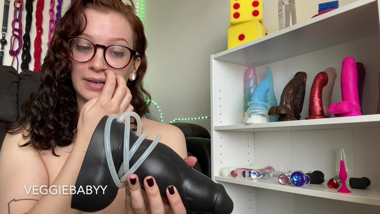 Veggiebabyy: Разговоры об игрушках: Эпизод 1. Фаллоимитаторы