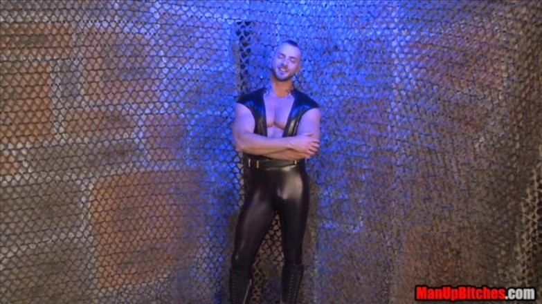 ManUpFilms: Kniet vor zod nieder