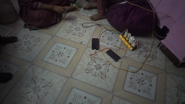 Tamil lesbian: Tamil desi dirty falando em casa