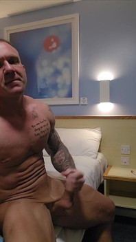 Straight Big Cock Quick Wank & Explosive Cumshot