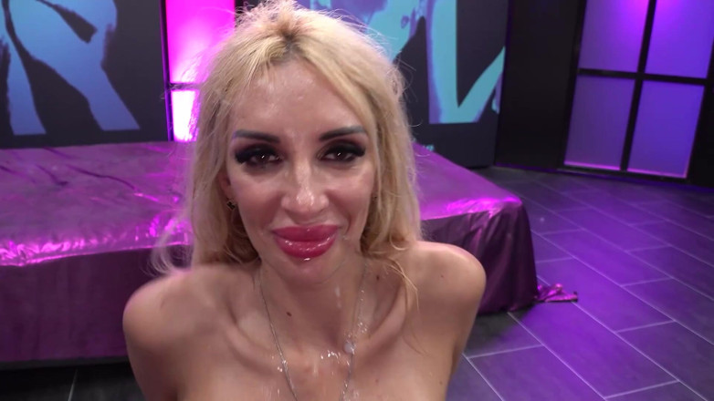 MILF and Big Wet Tits XXX: Ggg Джон Томпсон і Аніта Бланш