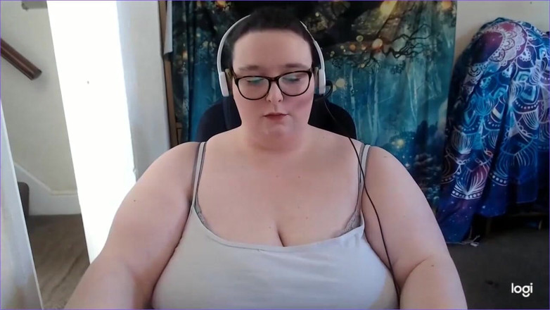 SSBBWLadyBrads: Más donas por favor jefe