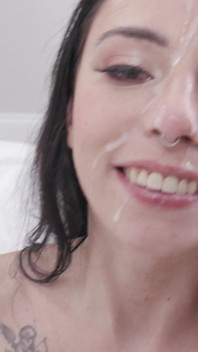 Gadis ini nyepong kontol gianna ivy, oliver flynn