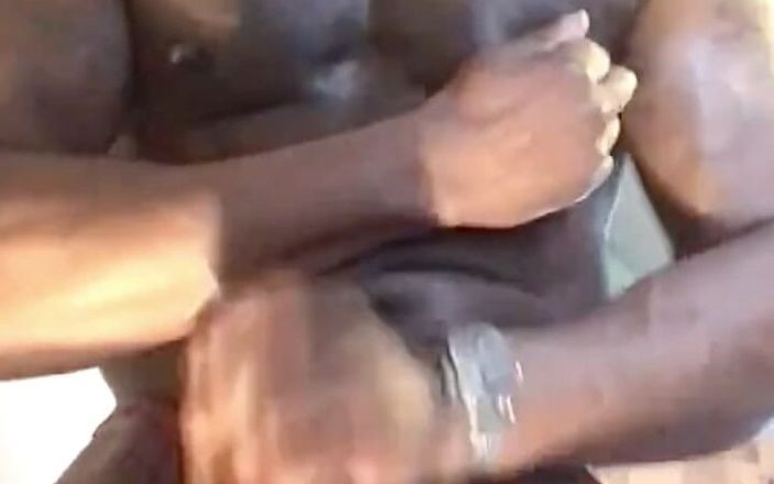 Black mature kinky muscle: Seksowne intensywne BBC wank mięśni i sceny spermy