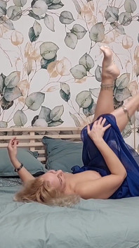 Mooie blonde rijpe seksspelletjes