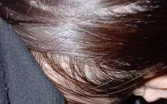 Lesbian-illusion: Ella me clavó contra un árbol en el parque y con...