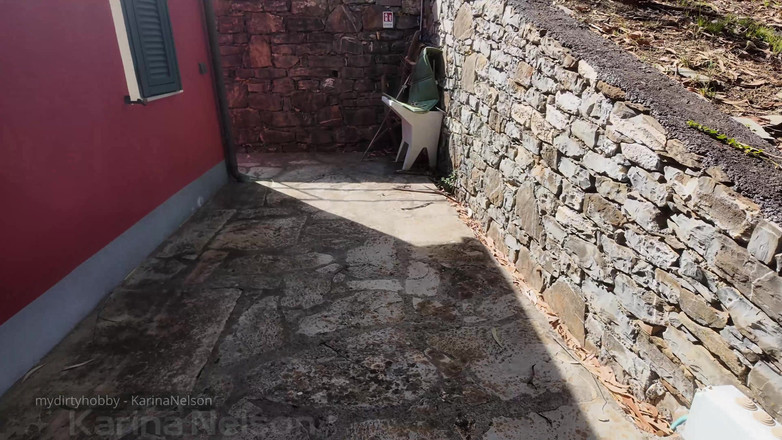 Karina Nelson: लंबी पैदल यात्रा के दौरान डिल्डोइंग फिर अजनबी पर मुख-मैथुन