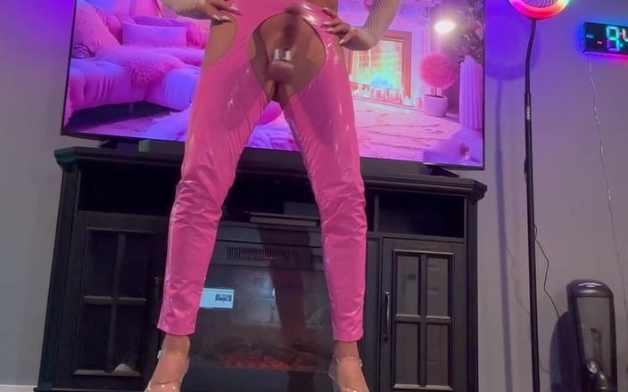 Orlandi480: Crossdresser Orlandi480 Posing and Playing in Pink
