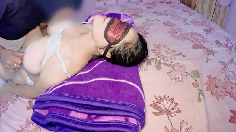 Hornyhusbandwife: Suami merekam istri mencintai kontol orang asing