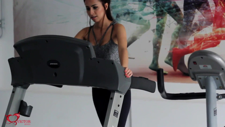 VictorHugo: Go Out with the Hot Girl at the Gym