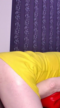Seksi orta yaşlı seksi kadın lisa essex ile sikiş makinesinde anal dildo eğlencesi