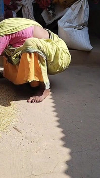 Yenge ko kam karte hue choda 69 pozisyon ben