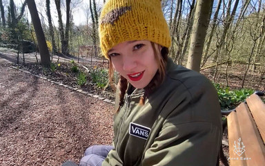 Anne Eden: FLIRT ALL'APERTO! Uno sconosciuto ci ha beccati !!