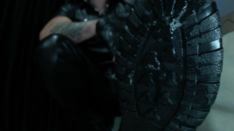 Hunky time: Sir in Leather Gear, Domination, Spitting,