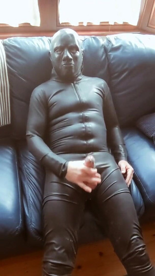Bellhead: Gumowa zabawa
