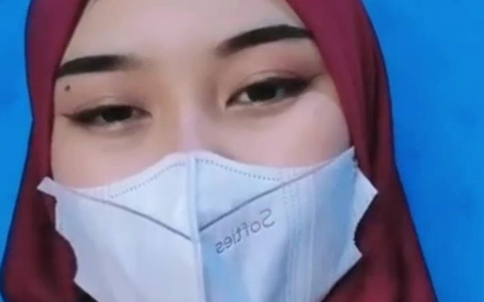 Jilbab69: 夫が仕事に出かけるとムラムラ