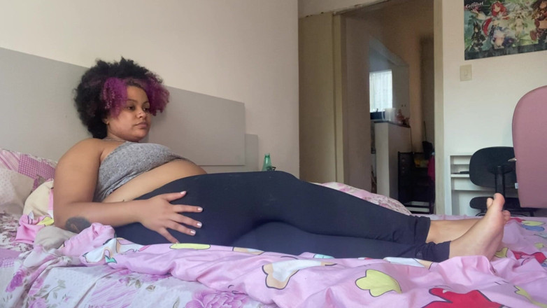 Cutiepiie Chubby: Üvey anne üvey oğlunu uyandırmak için osuruyor ep02