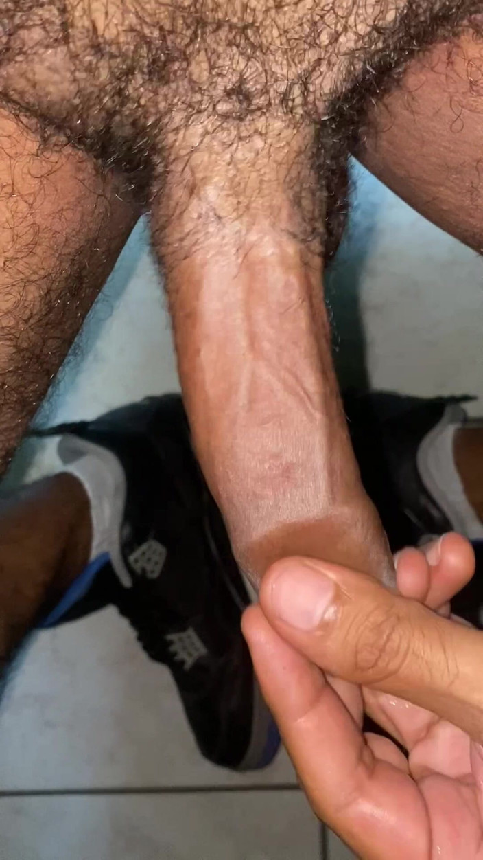 KING_TiBURON: Stor kuk cumming medan du bär Jordan 4 Motor motor