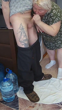 Cum in Mother-in-law's Mouth After Jerking off and Deep Blowjob