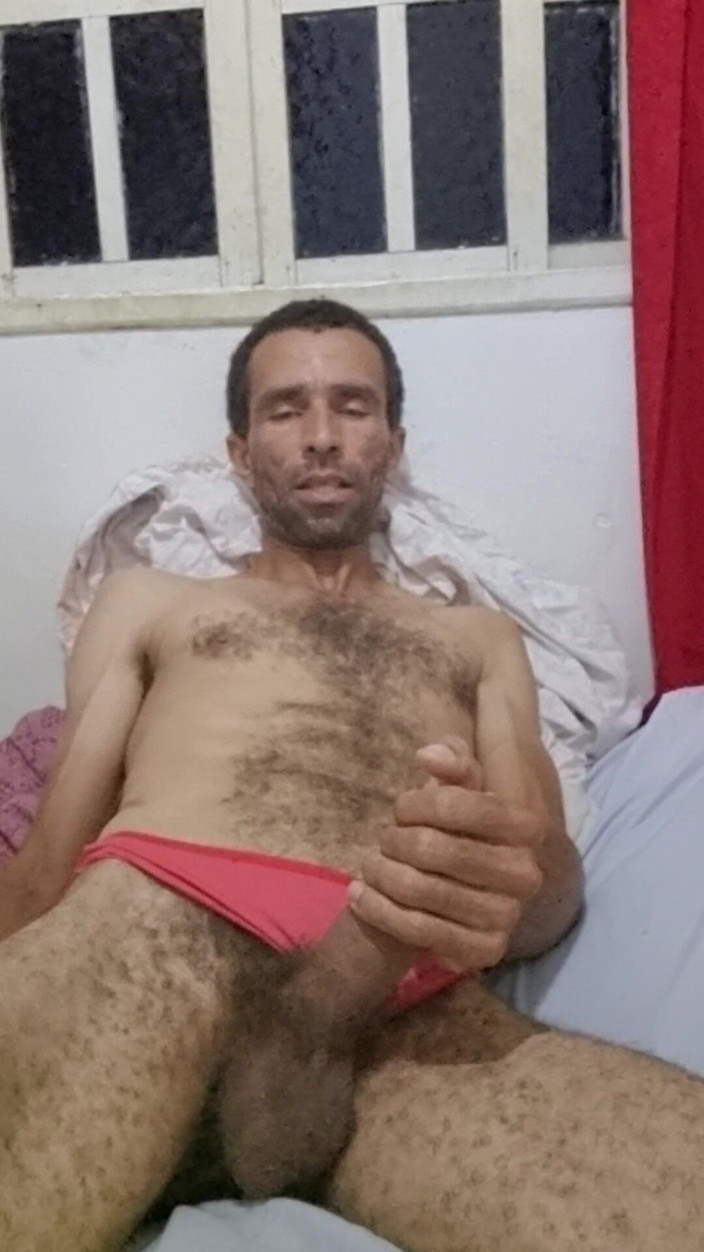 osmar1221: I Really Enjoy Being Completely Naked so the World Can...