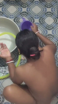 Hot Girl Viral Bathroom Show