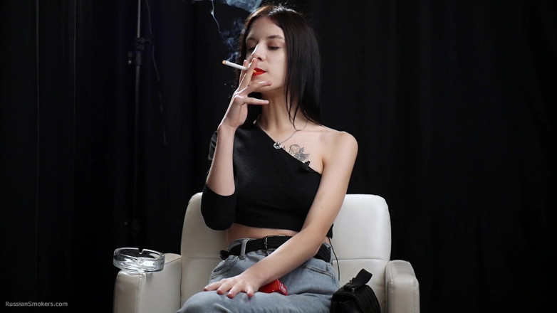 Russian Smokers: Slim Chick Is Smoking Two Reds