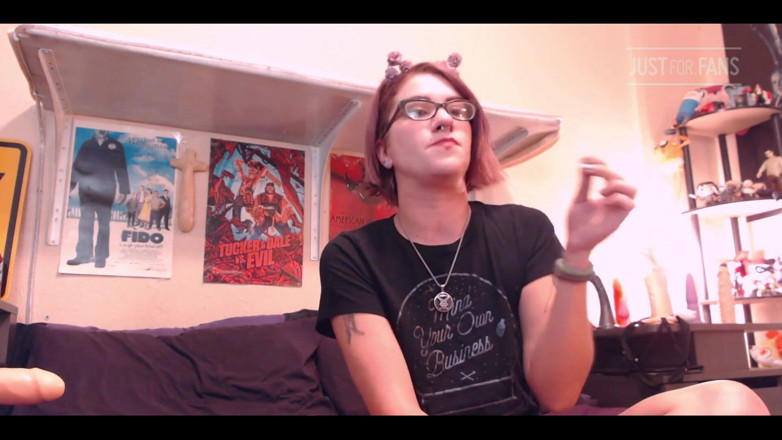FondaDix: Bedroom Sneezes