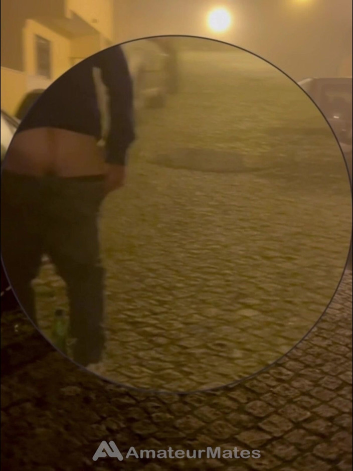 AmateurMates: Compilation De Garçons Amateurs Exhibant Leur Petit Cul Dans La...
