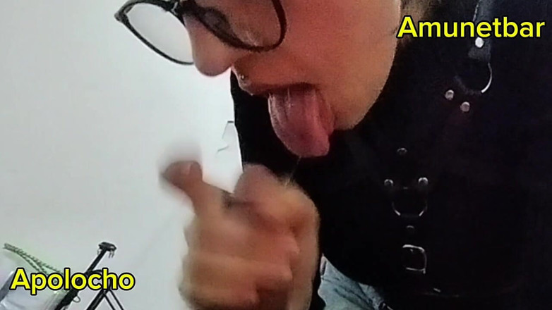 ApoloCho: Dapat blowjob daripada kawan yang lapar batang