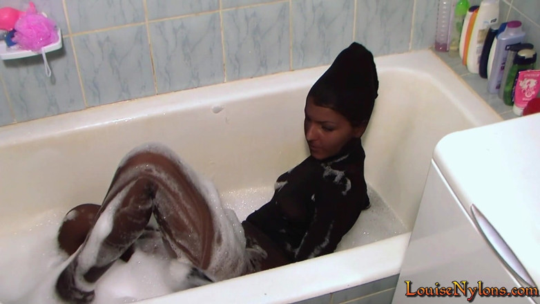 Louise Nylons: Totally encased and bubbles playing