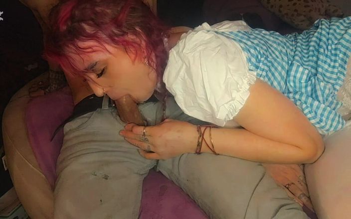 Moondrugz: Dorothy đi theo con đường gạch vàng với một con cu cứng...