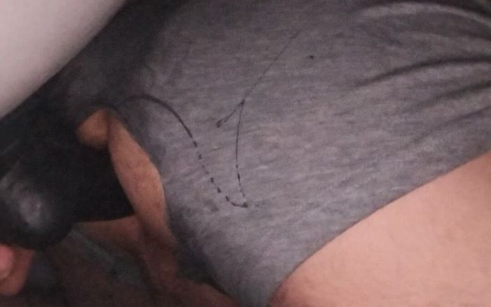 Damaged Hole: Des toilettes publiques démontés, juste avant de percer un glory...
