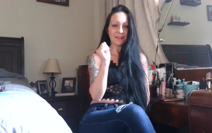 Raven Willow: Heels &amp; Humiliation