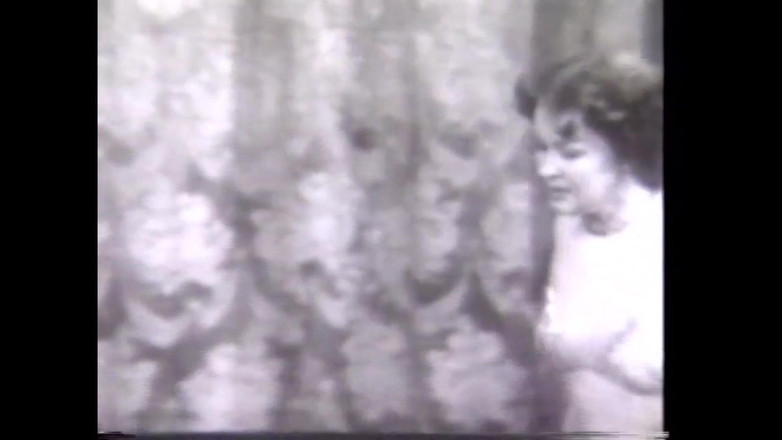 The Unforgettable: L Mujer Baila En El Teatro