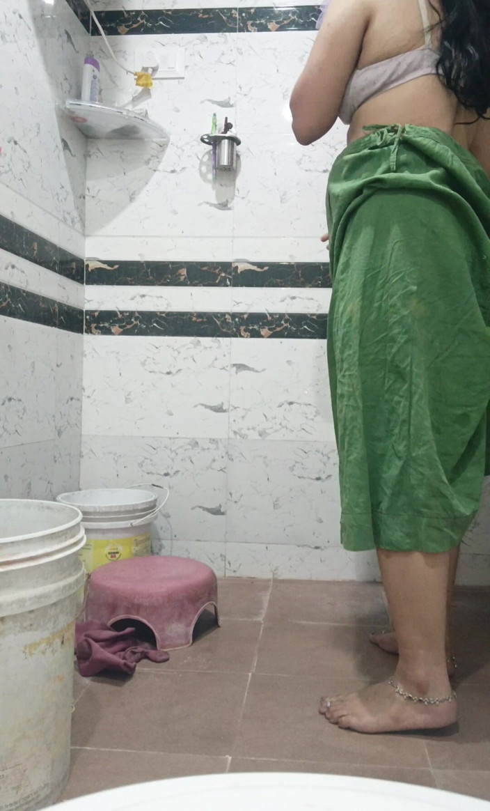 Priyahot77: Priya Bhabi sexigt humör
