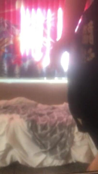 Sckduddled Bi Blurrd Lines: Slow motion first motion